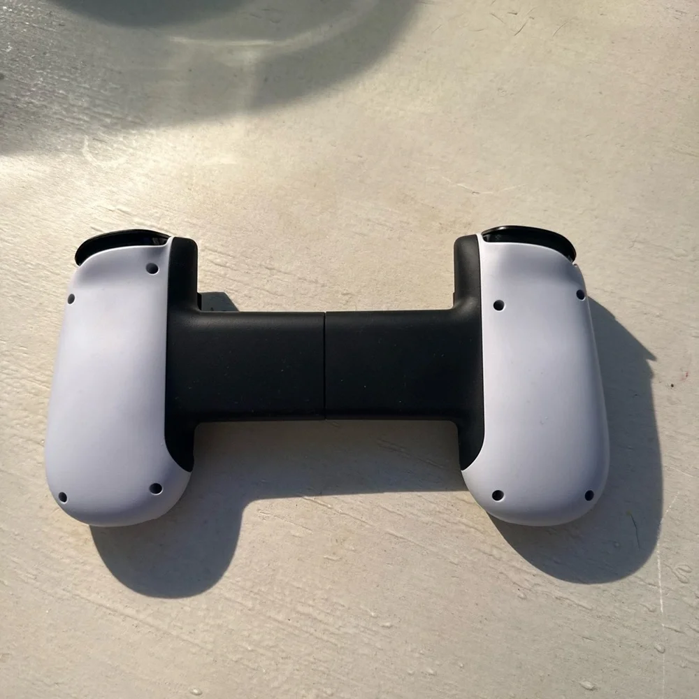 PS5 Backbone Controller - Picture 2 of 2